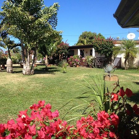Le Bungalow Des Bougainvilliers Ducos Exterior foto